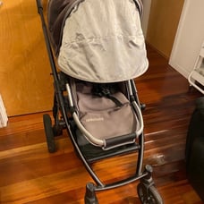 Durable Uppababy Vista Stroller.