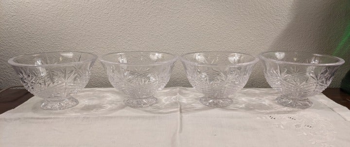 Set of 4 Towle Full Lead Crystal 5 Footed Bowls from Austria, Pineapple Design