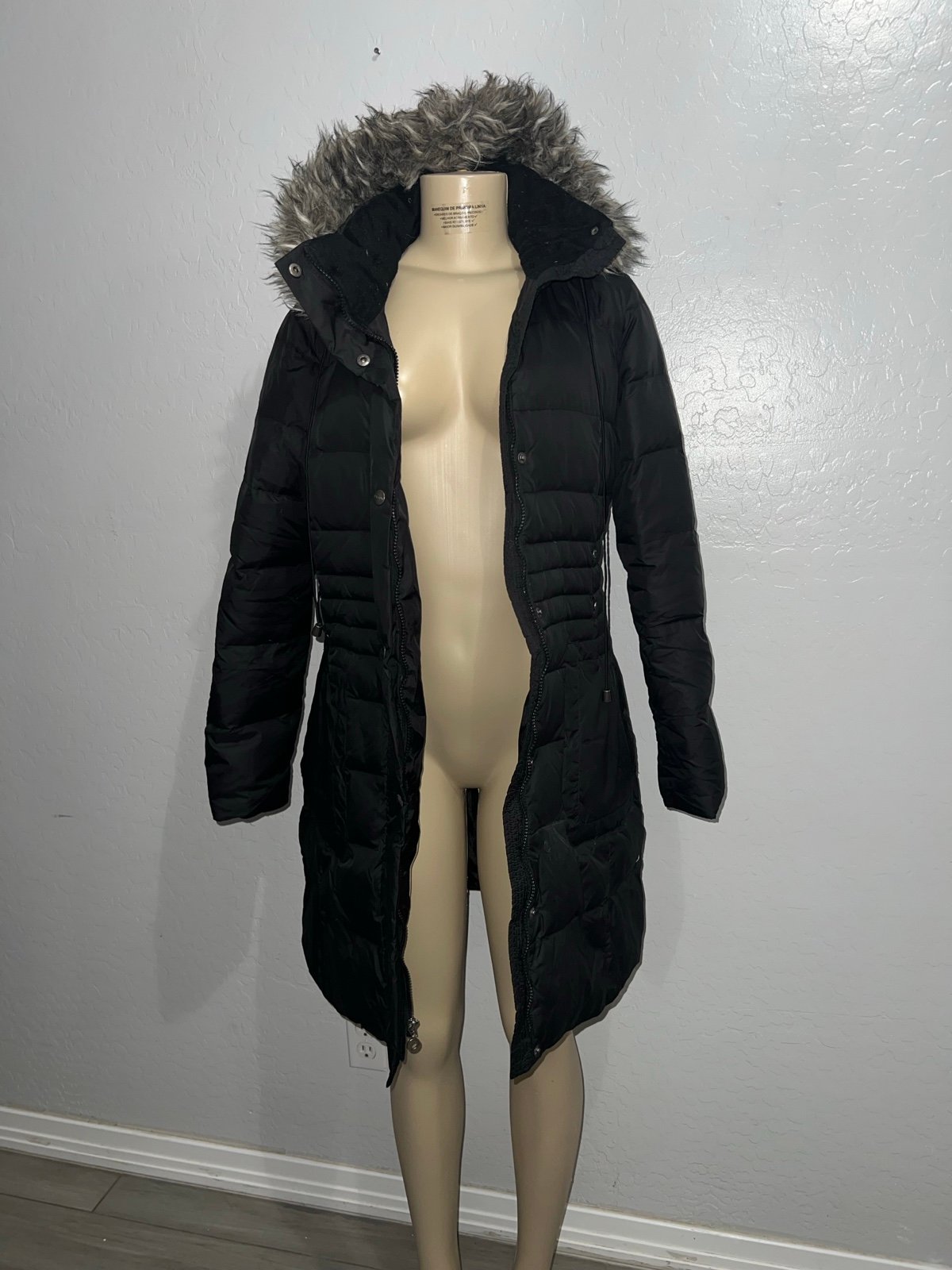 DKNY Women's Mid Length Winter Coat w/ Fur Hood & Belt - Size Small