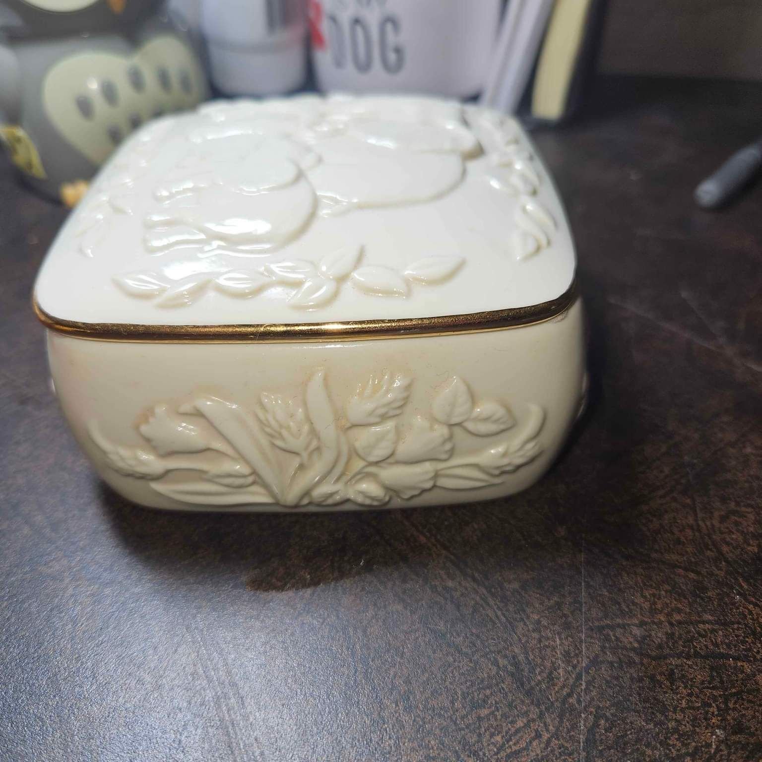 Lenox China Nature's Majesty Music Box with Elephants
