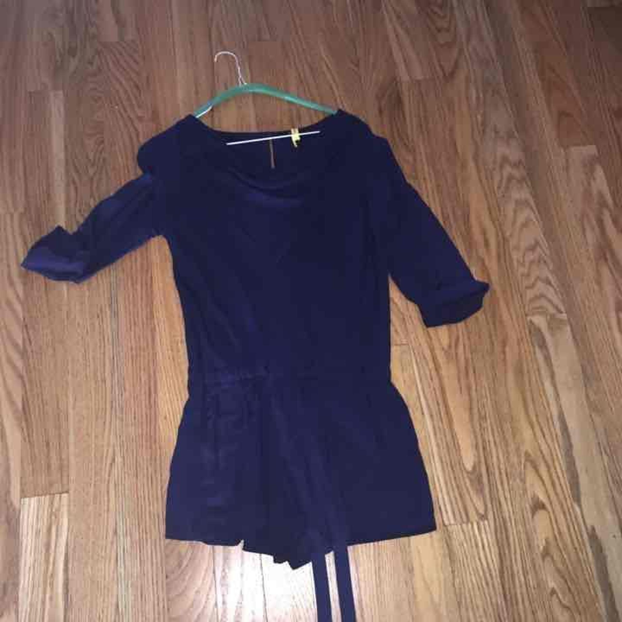BCBGMAXAZRIA ROMPER Small