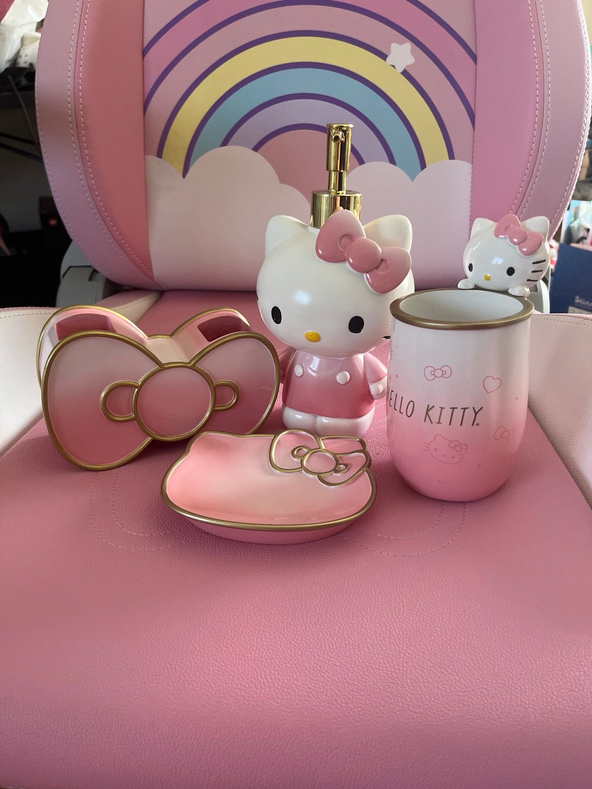 Hello kitty resin bathroom set