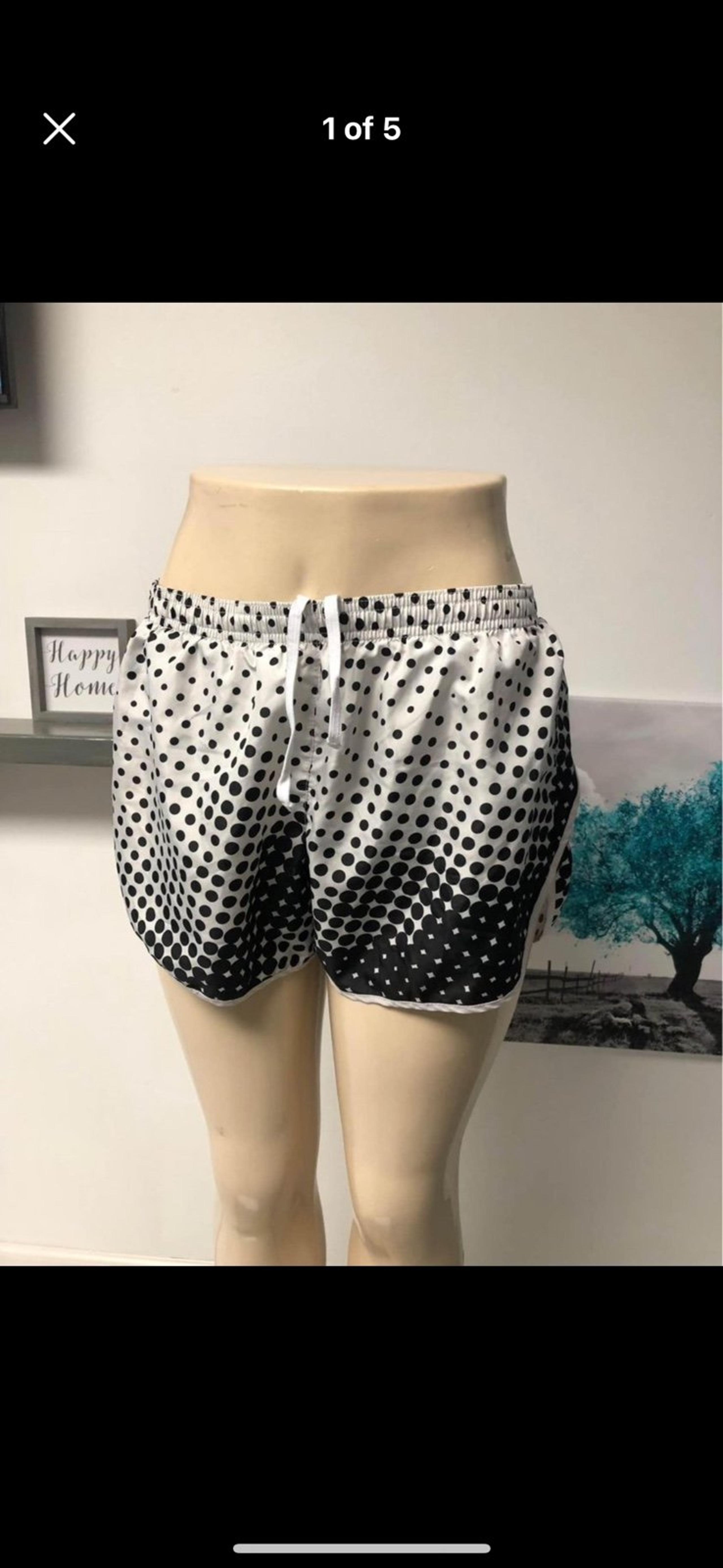 Shorts Calvin Klein performance womens shorts size medium great condition