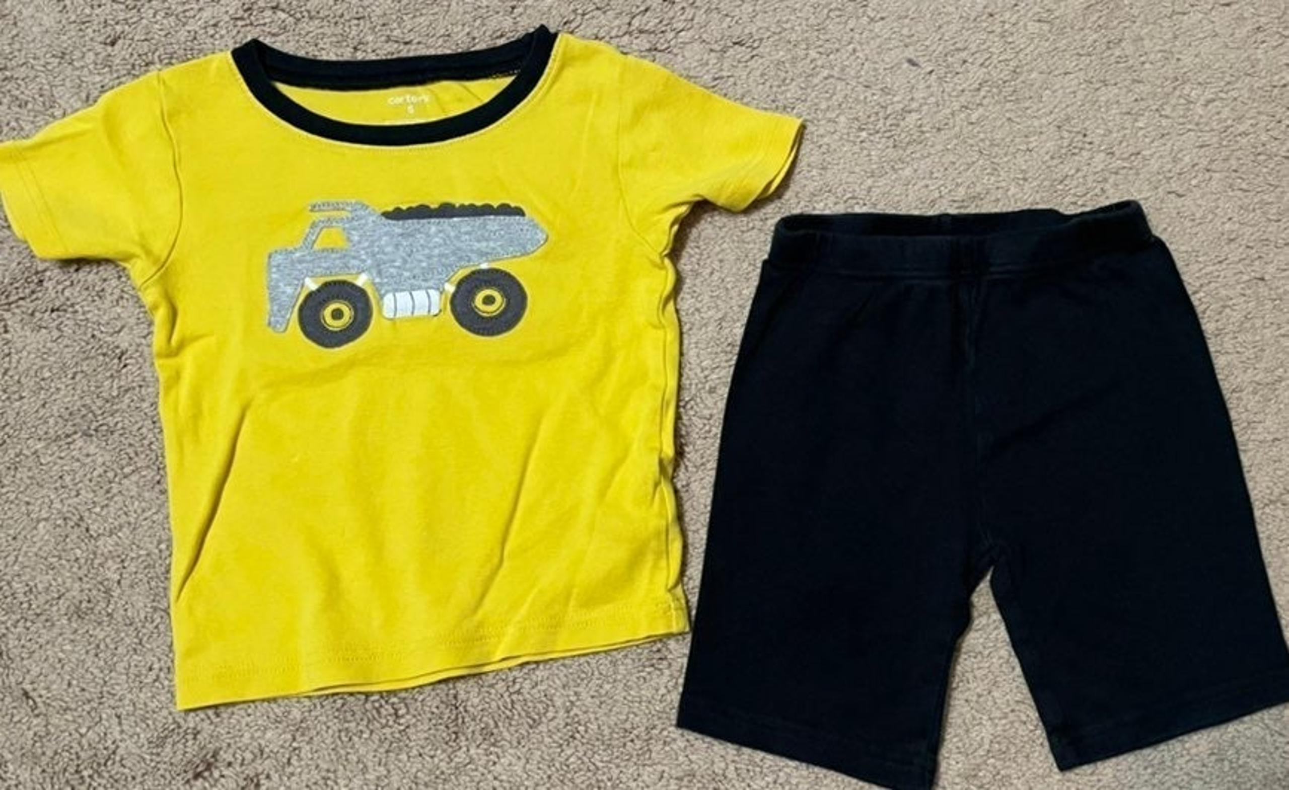 Carter's pajama sets x 3