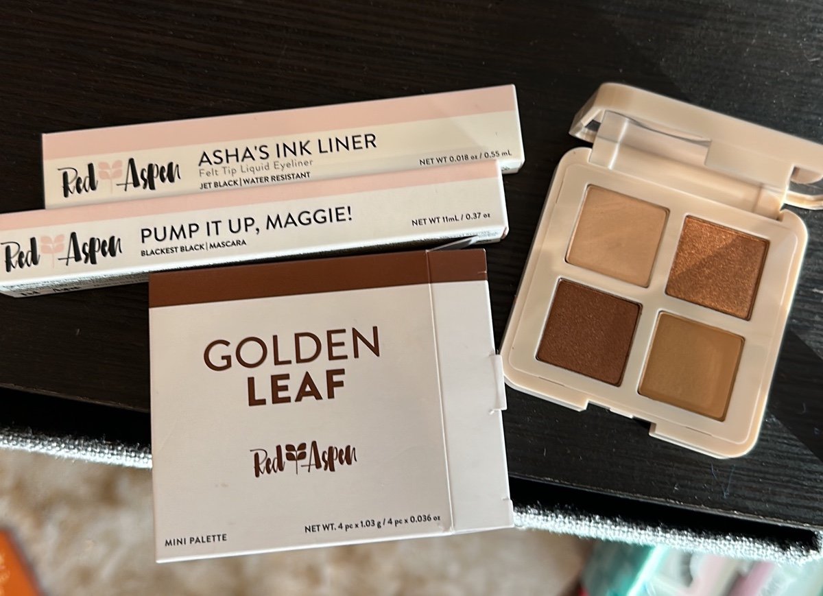 Red Aspen Makeup Bundle