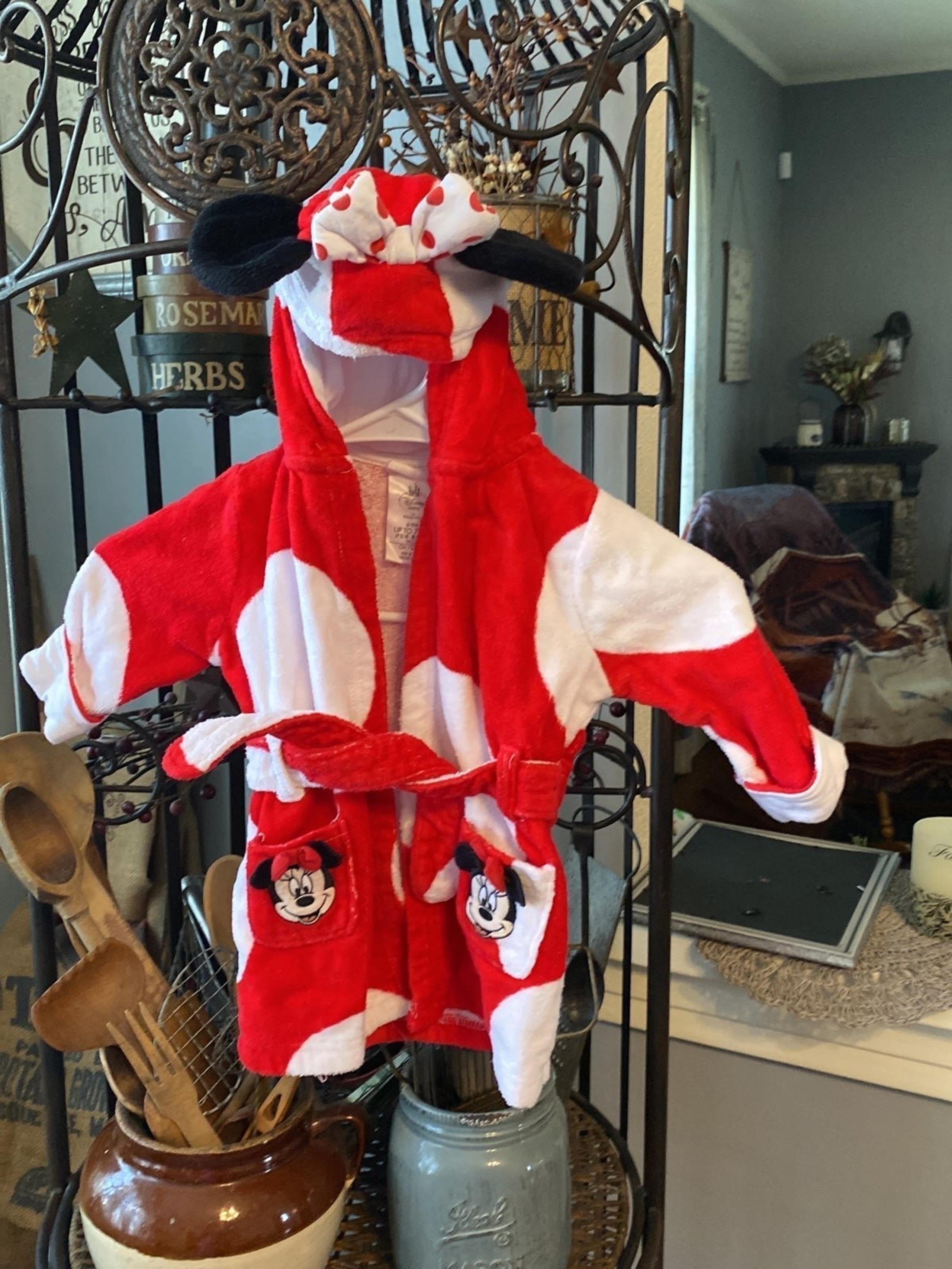 Minnie Mouse bath robe