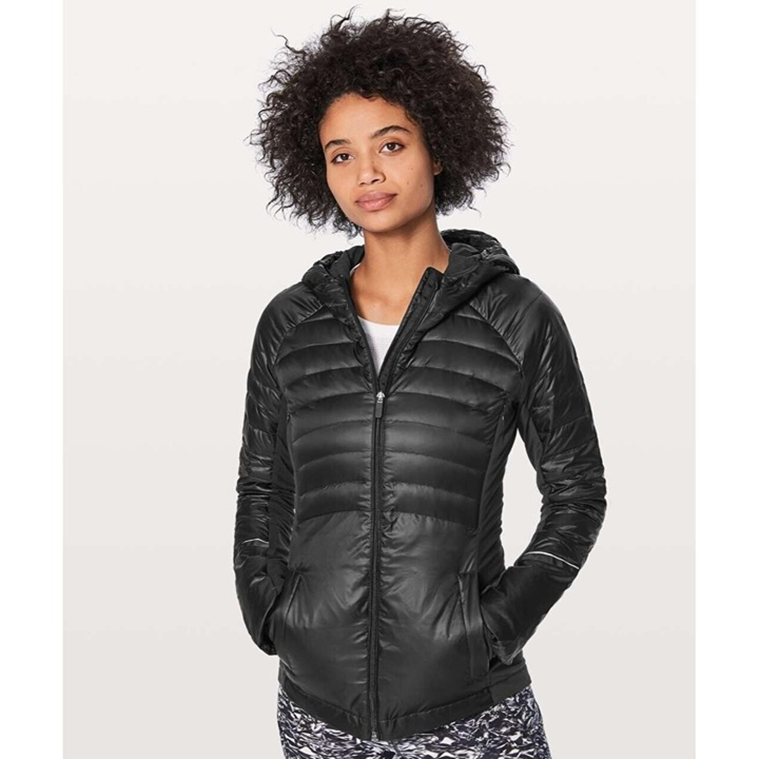Lululemon Down For A Run Jacket II Black 6 EUC