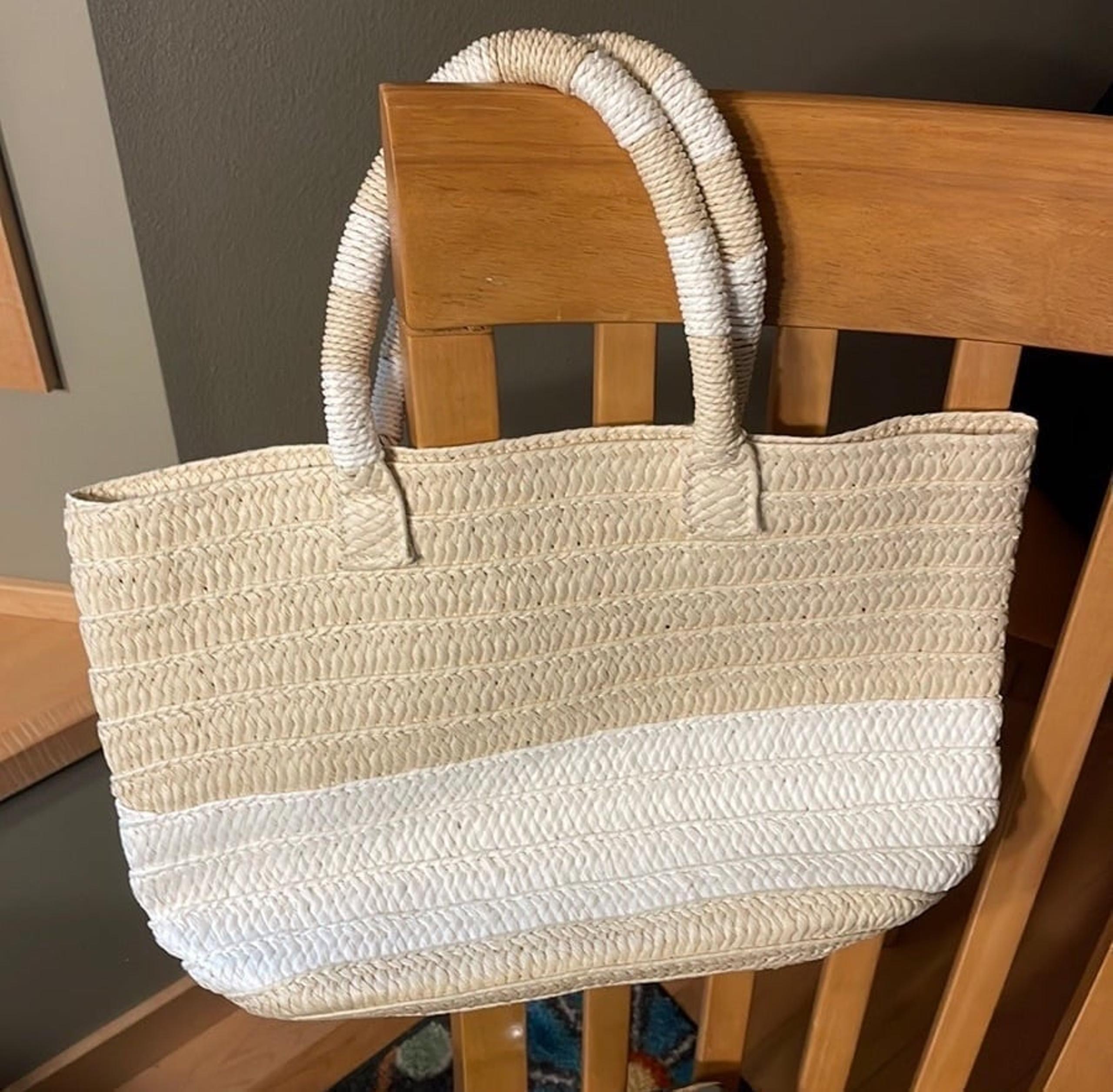 Altru Woven Straw Tote Handbag Coastal Beach Vacation Tan White