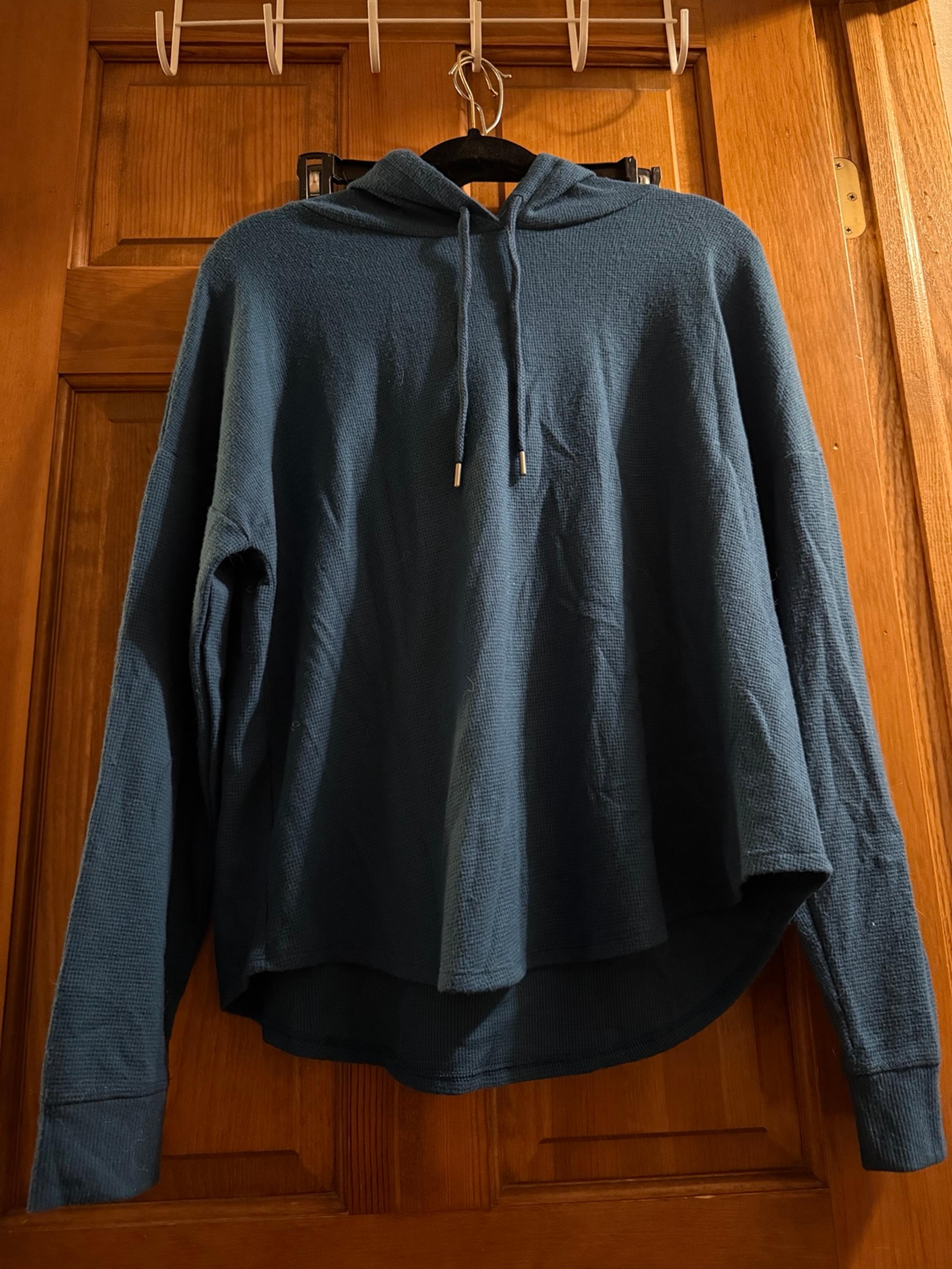 Victoria’s Secret NWT Large blue hooded sweater