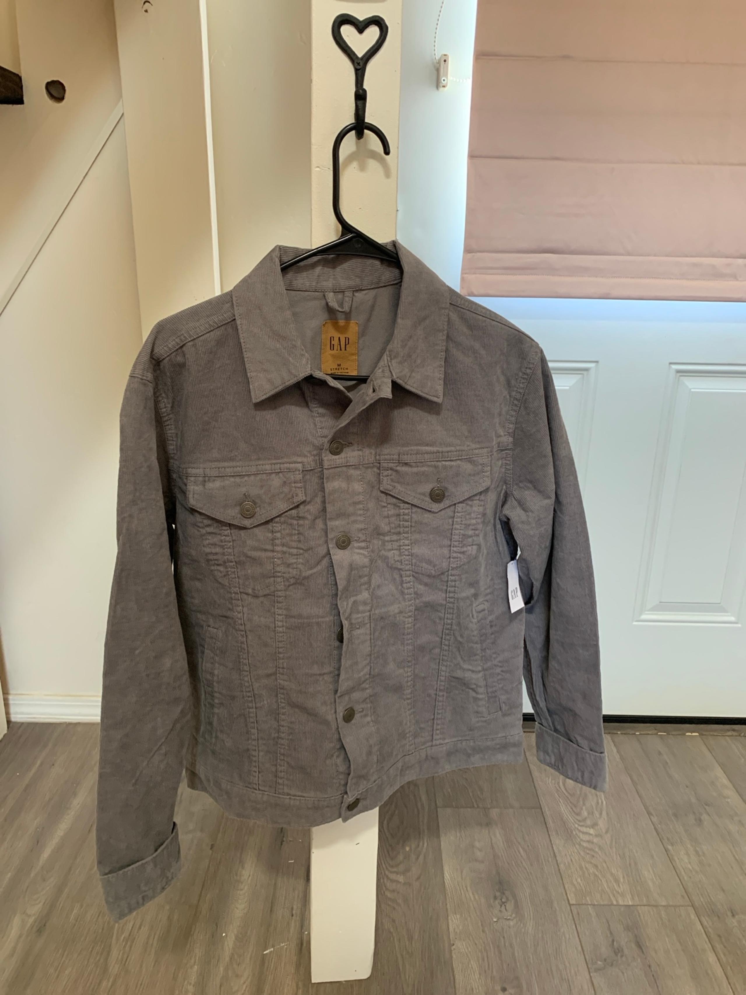 Men’s medium gray corduroy jacket