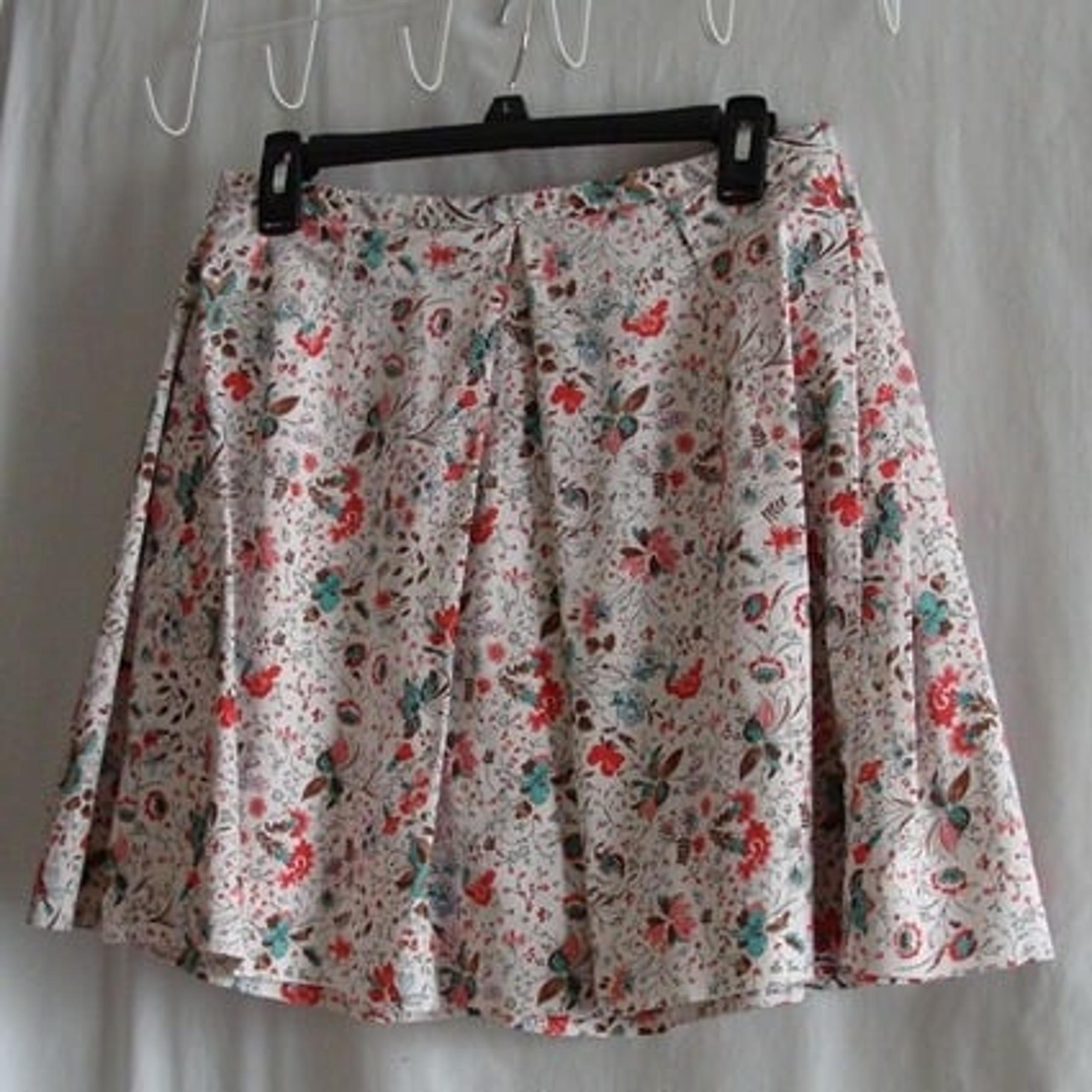 GAP Coral White Multi-Color FLORAL Print PLEATED Full Skirt Sz 4