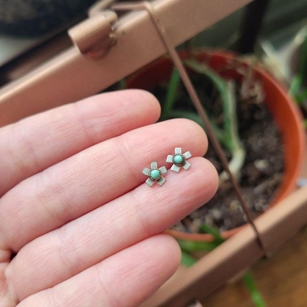 Vintage 925 Sterling Native American Turquoise Star Tiny Dainty Stud Earrings