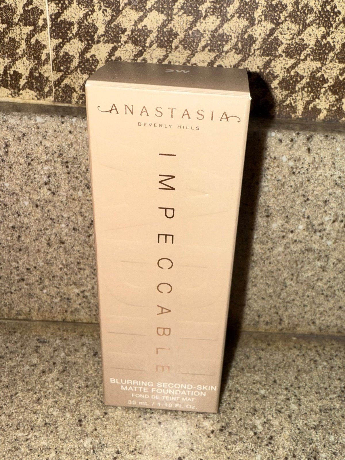 Anastasia Beverly Hills Blurring Skin Matte Foundation