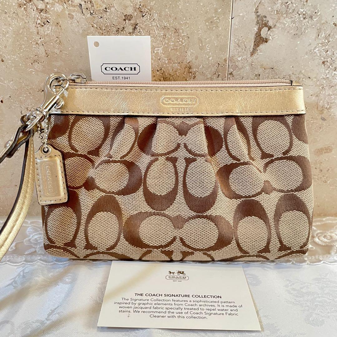 COACH Coach Wristlet Pouch Unused Excellent Condition