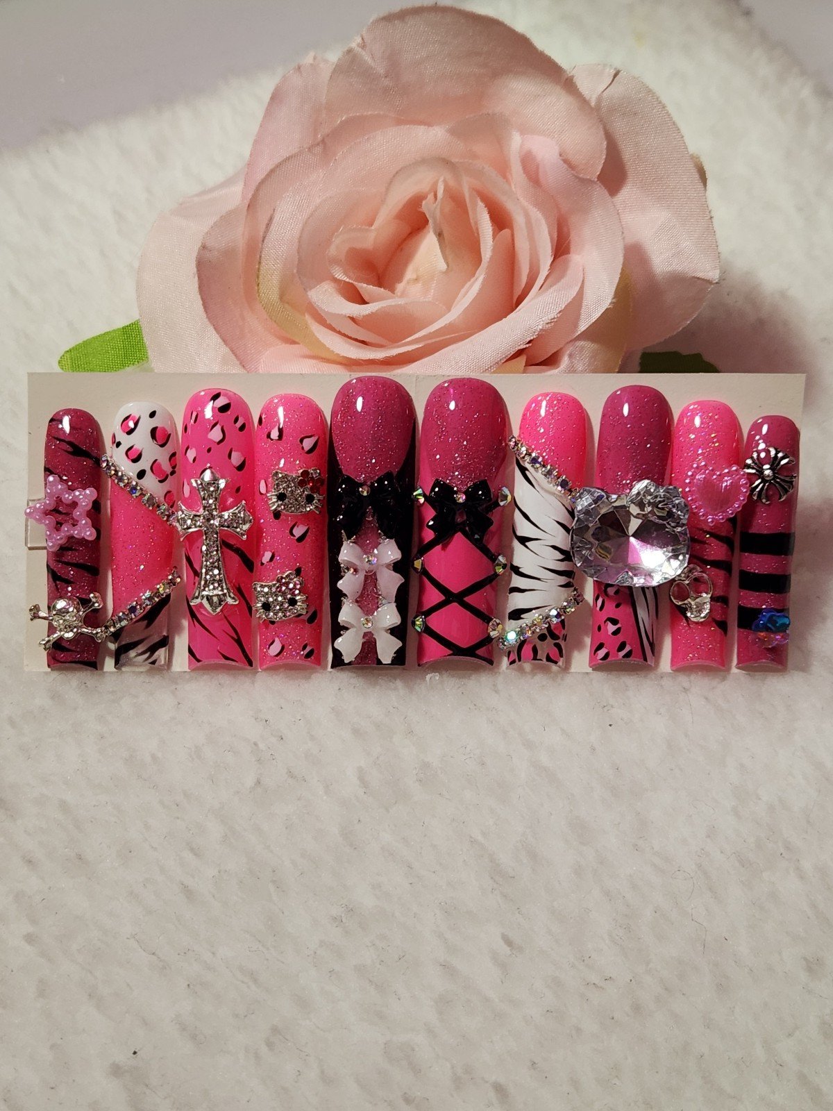 Press on nails