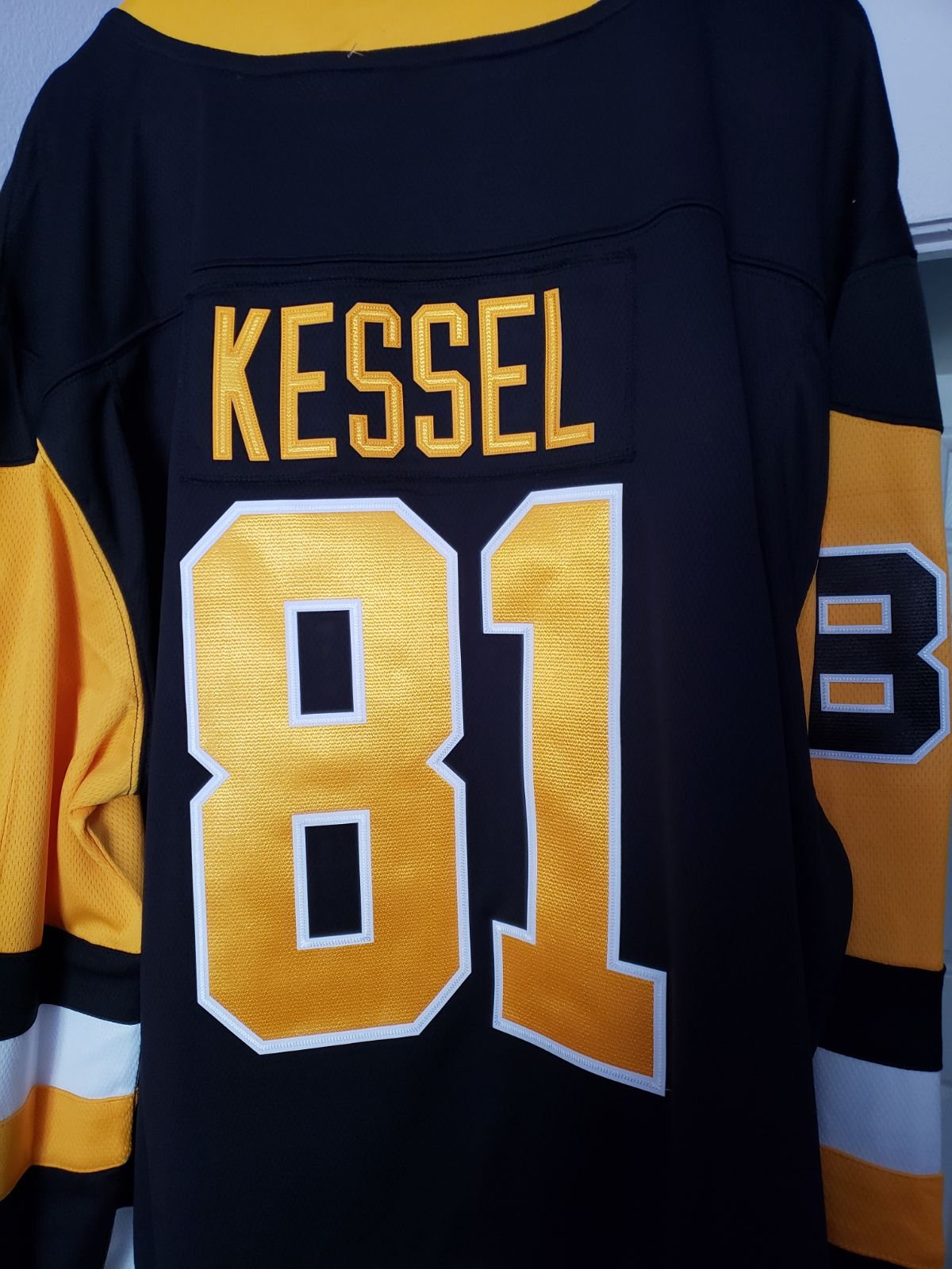 Pittsburg penguins hockey jersey