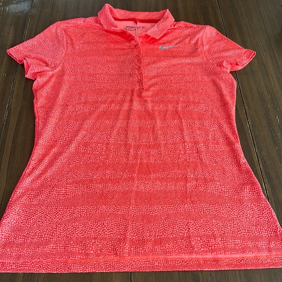 New Nike golf top medium