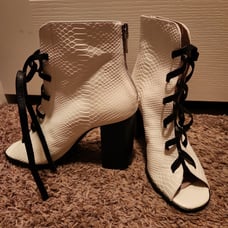 Chinese Laundry leather sandals