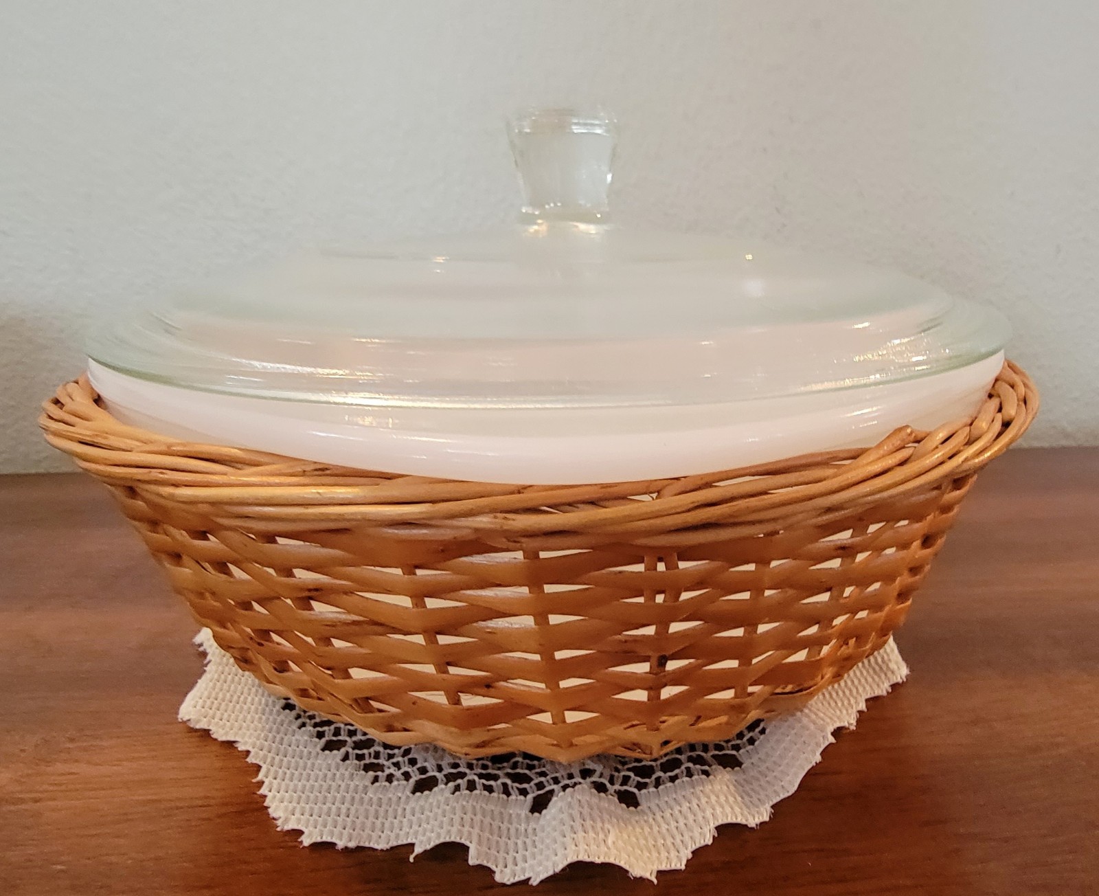 Glasbake # J-514 Casserole Dish w/Lid & Basket 2qt Milk White/Clear Lid. Vintage