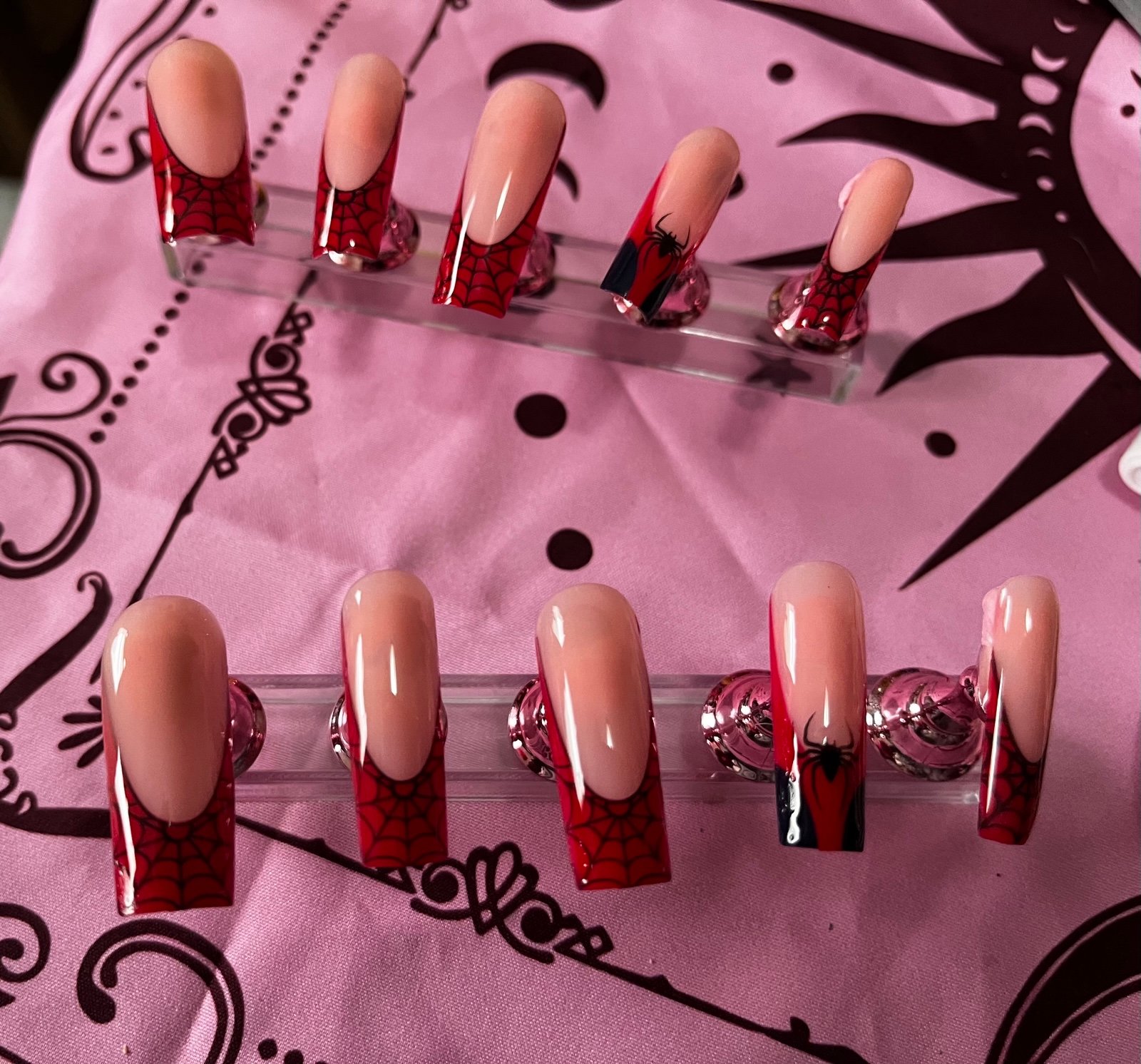 nails