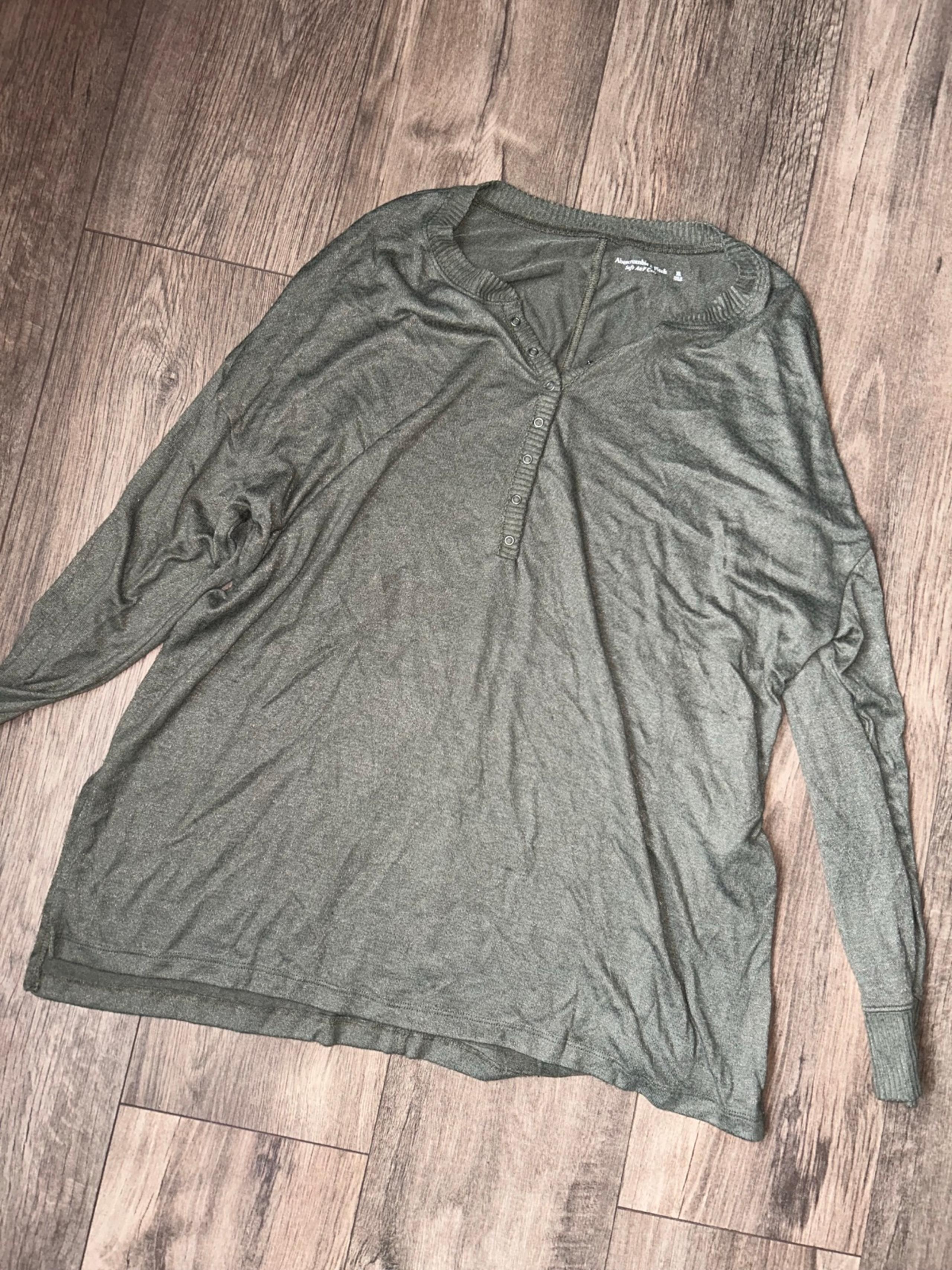 Abercrombie and Fitch Shirt - Size XL