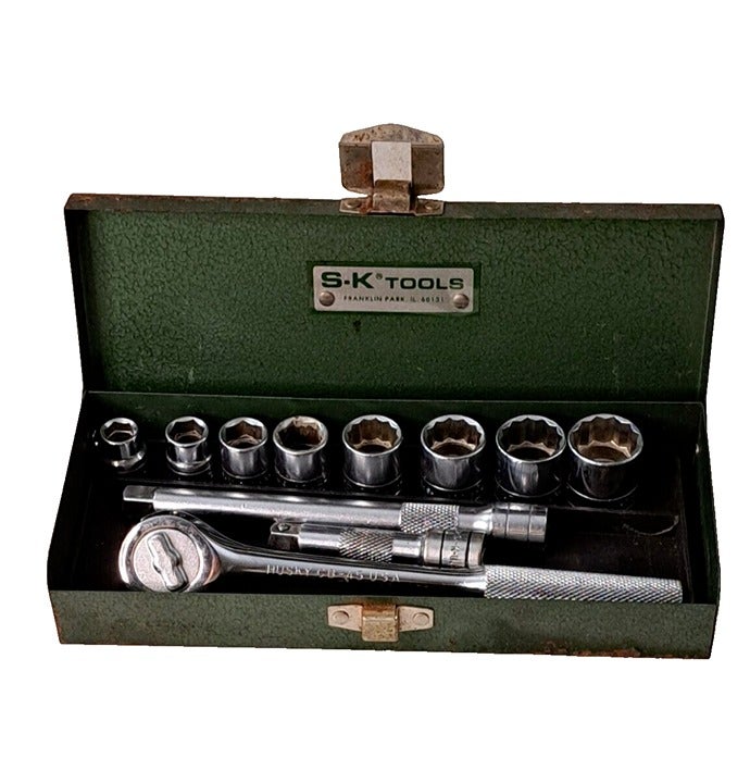 12 Pcs Vintage S•K 3/8 Drive SAE Socket Set & Husky Ratchet Metal Case USA