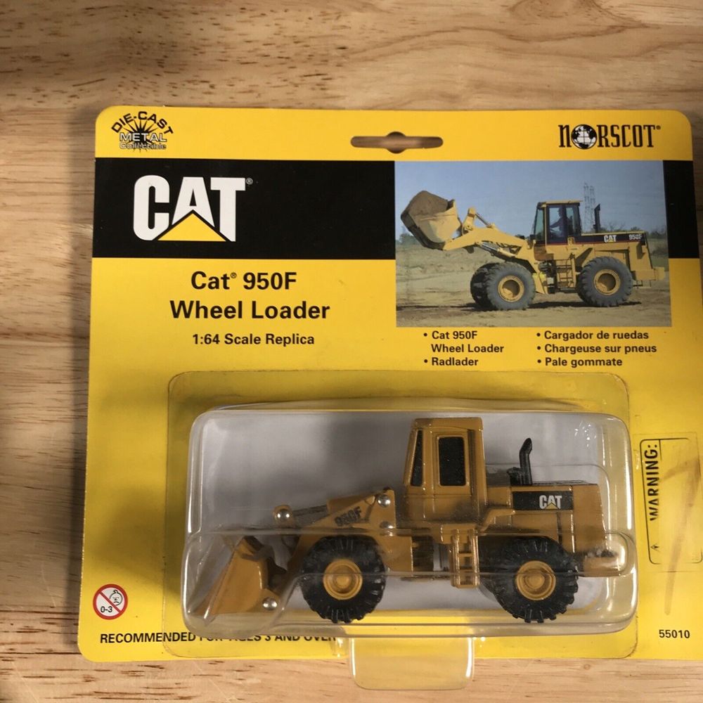 Vintage 1998 Norscot CAT 950F Wheel Loader 1:64 Scale Die
