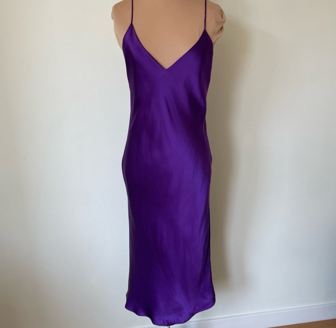 L’AGENCE Jodie Açaí Purple Silk Charmeuse Bias Cut V-Neck Slip Dress EUC Size 4