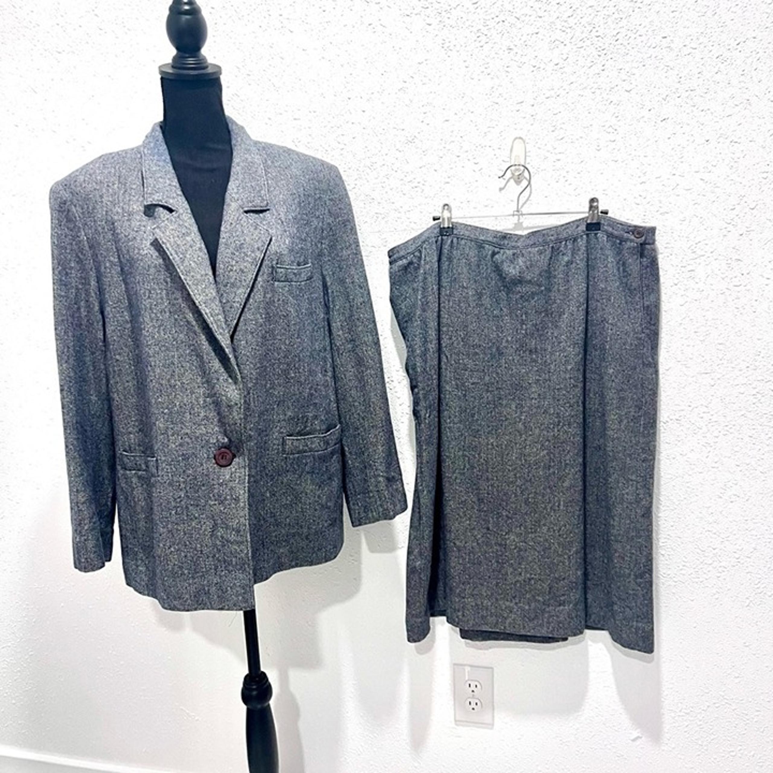 Pendleton tweed Gray Timeless Design 100% wool skirt and blazer set 22W