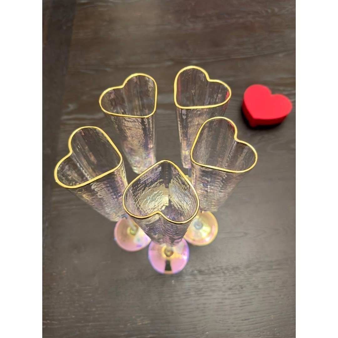 Set of 4 NEW Heart Shaped Irridescent Champagne Flutes Glasses Gold Rim