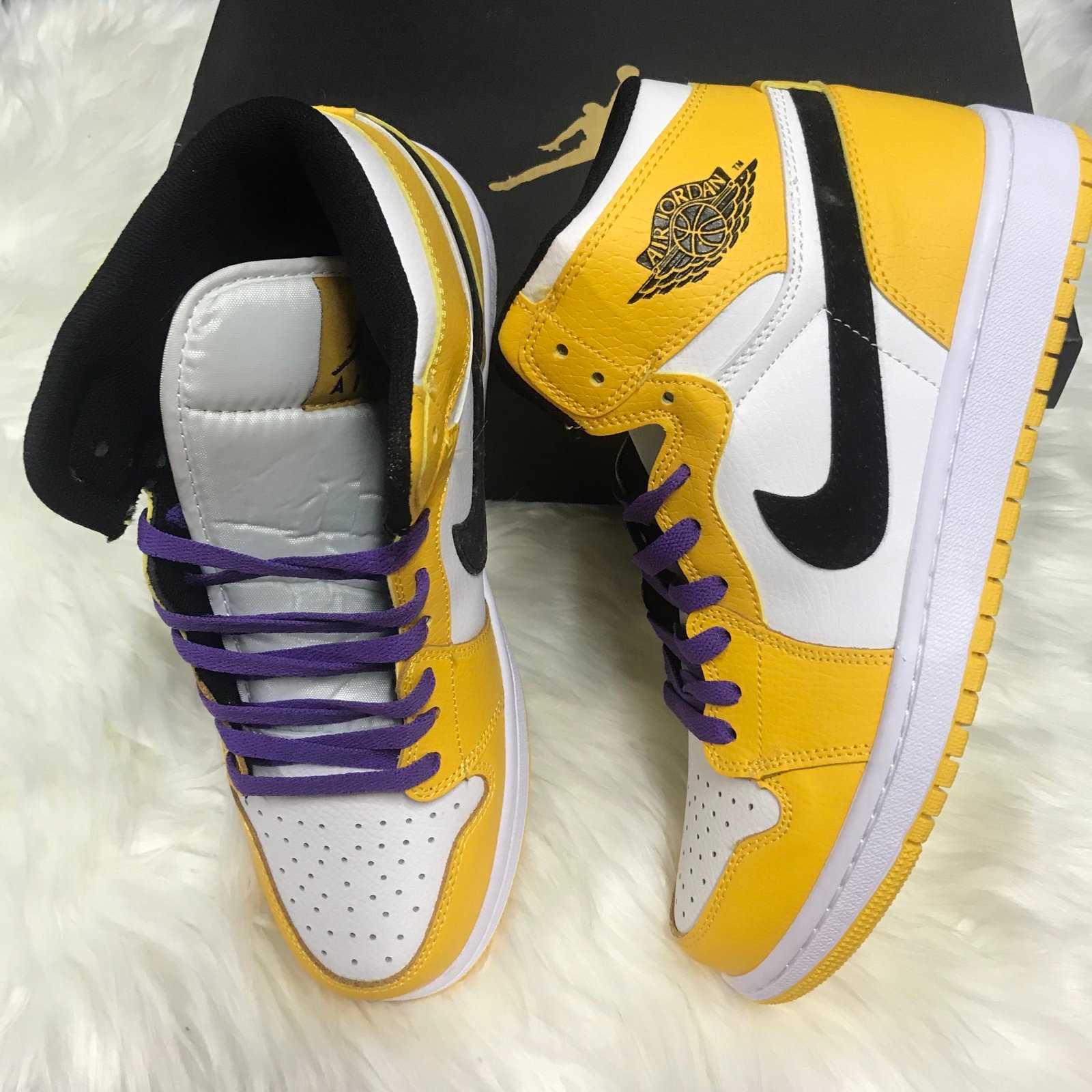 Nike Air Jordan 1 Retro High OG Shoes