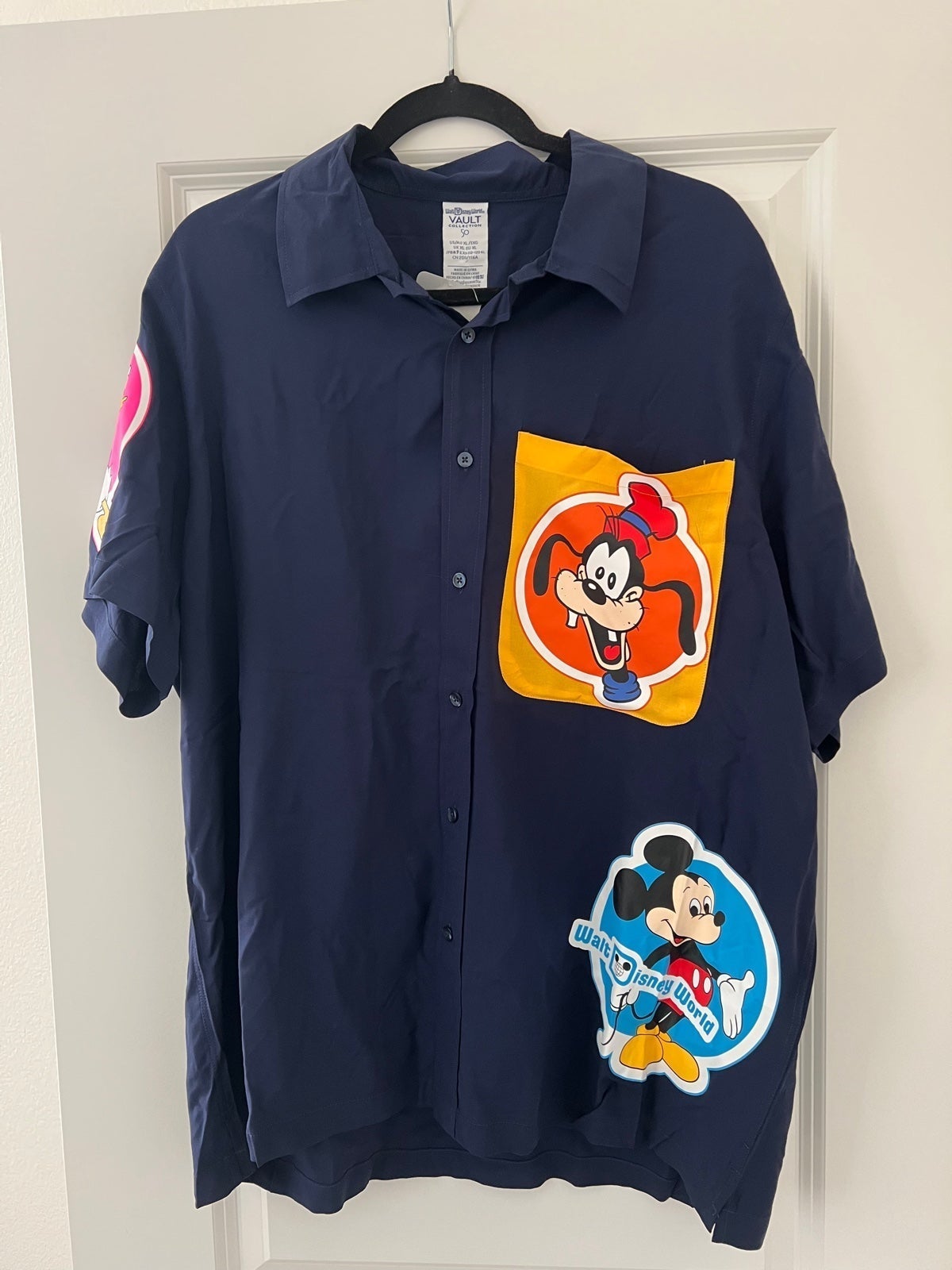 Walt Disney World Mickey Mouse Vault Collection 50 Short Button up shirt NWT