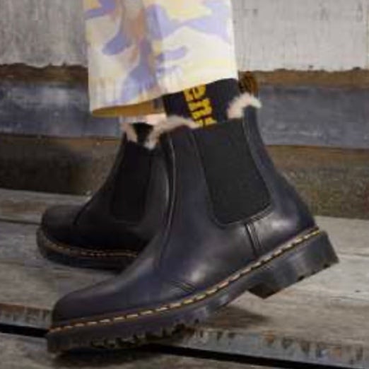 Dr Martens chelsea boots in black size 7