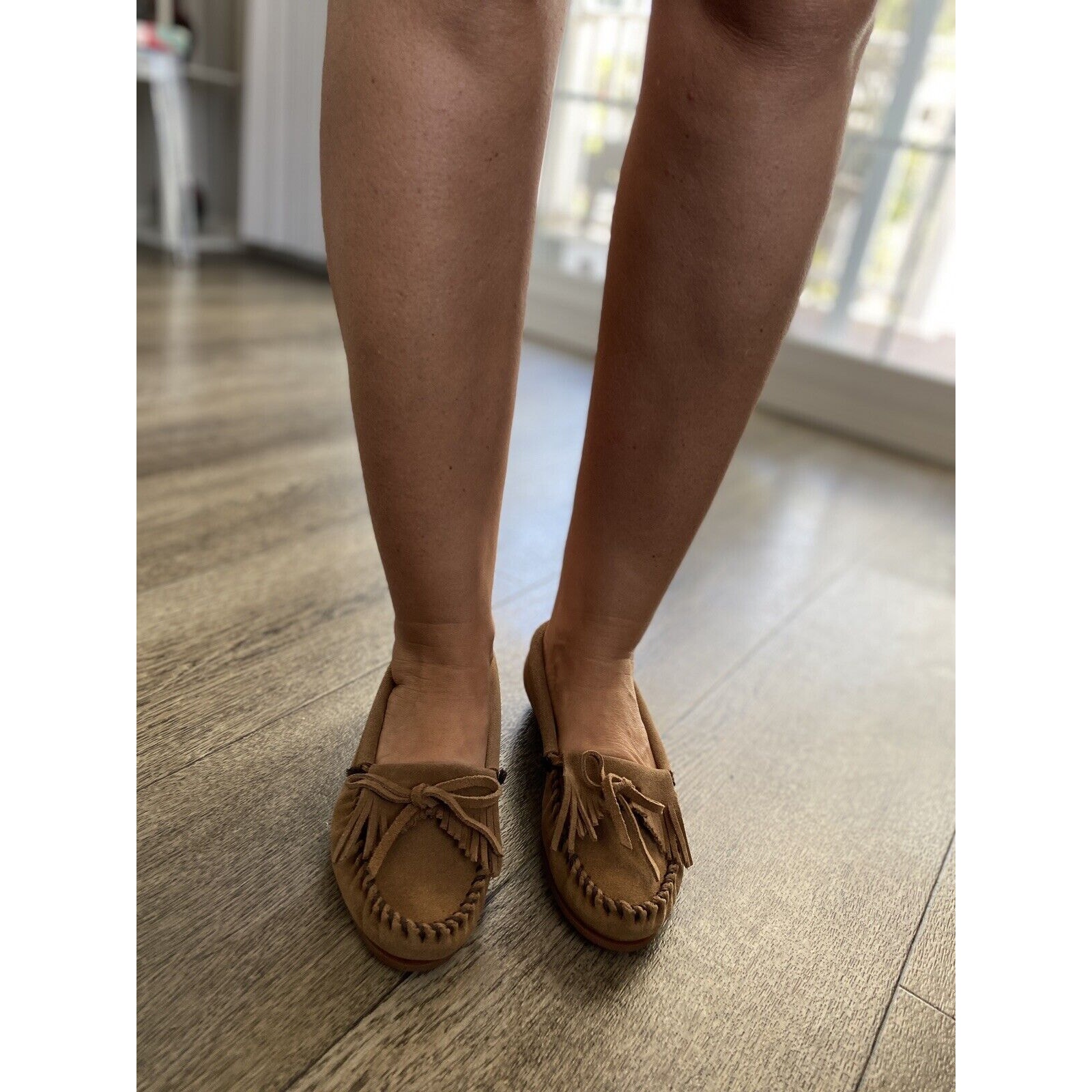 Minnetonka Moccasins Shoes Hard Sole Tan Moccasin Suede 6.5