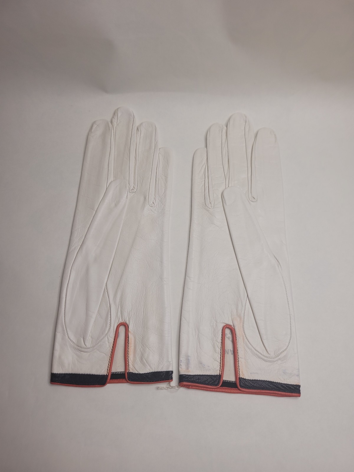 Female gloves