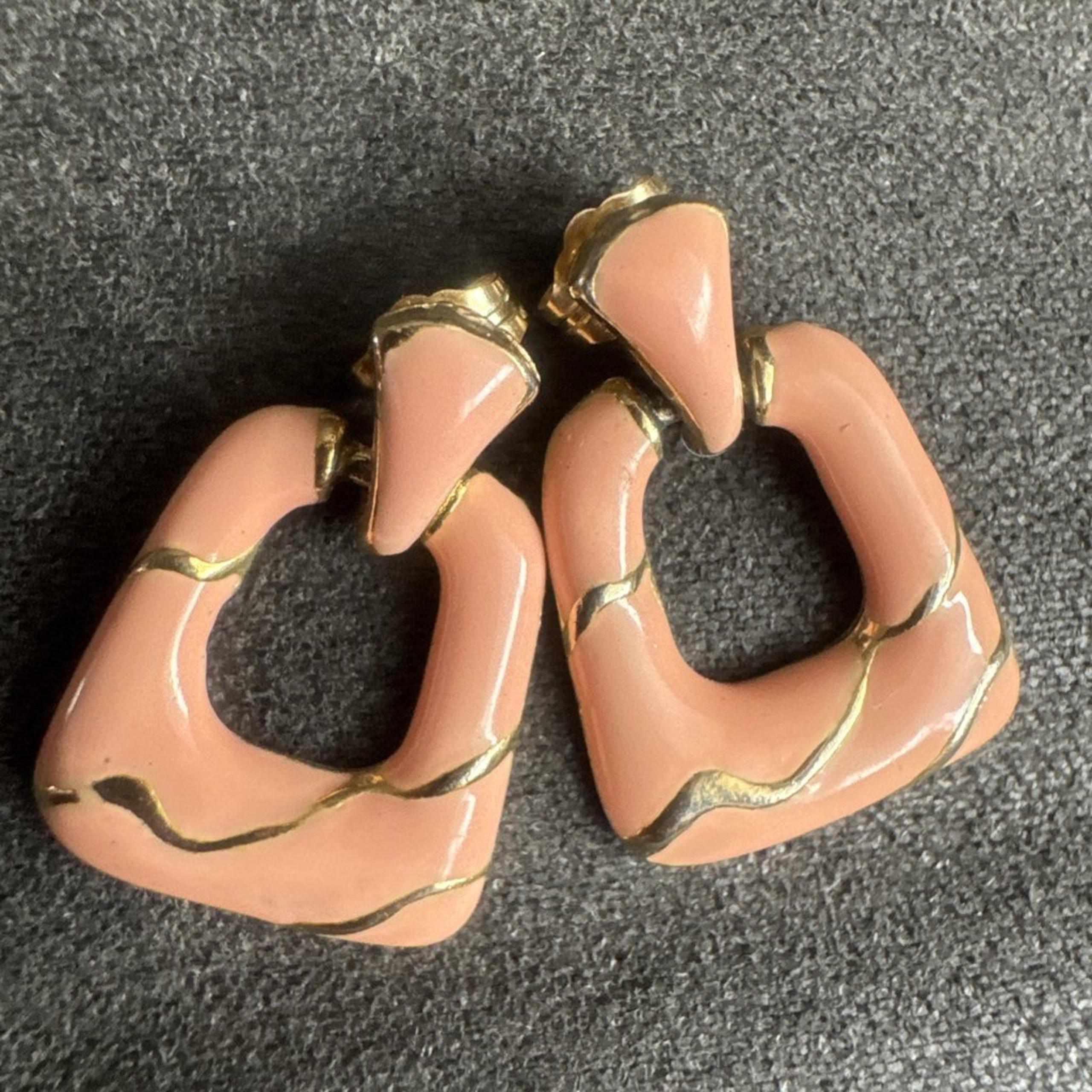 Vintage Enamel Apricot Goldtone Pushback Knocker Geometric Earrings .75"x.60"