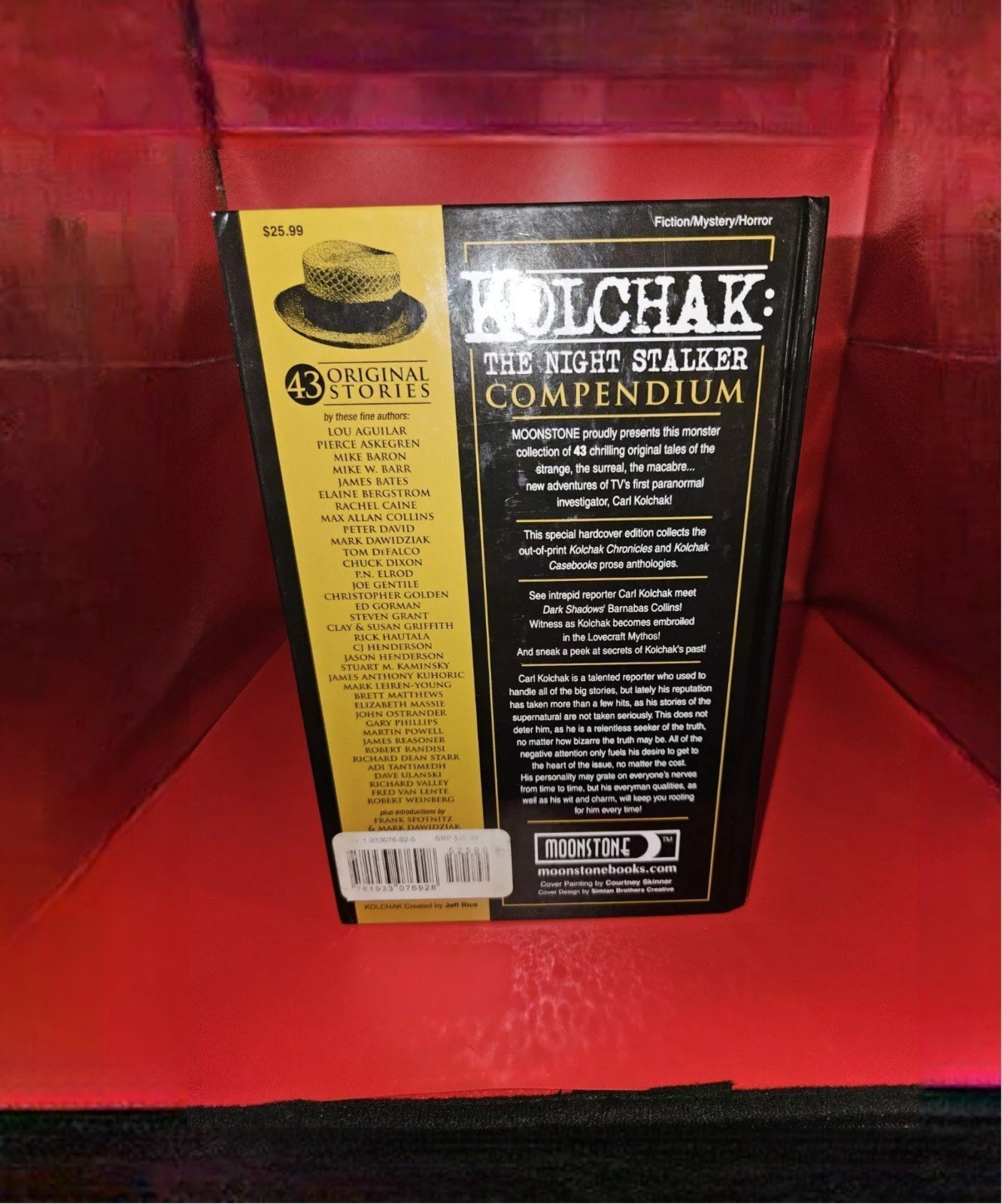 Kolchak: The Night Stalker Compendium Hardback Book 1st Edition OOP RARE - detail
