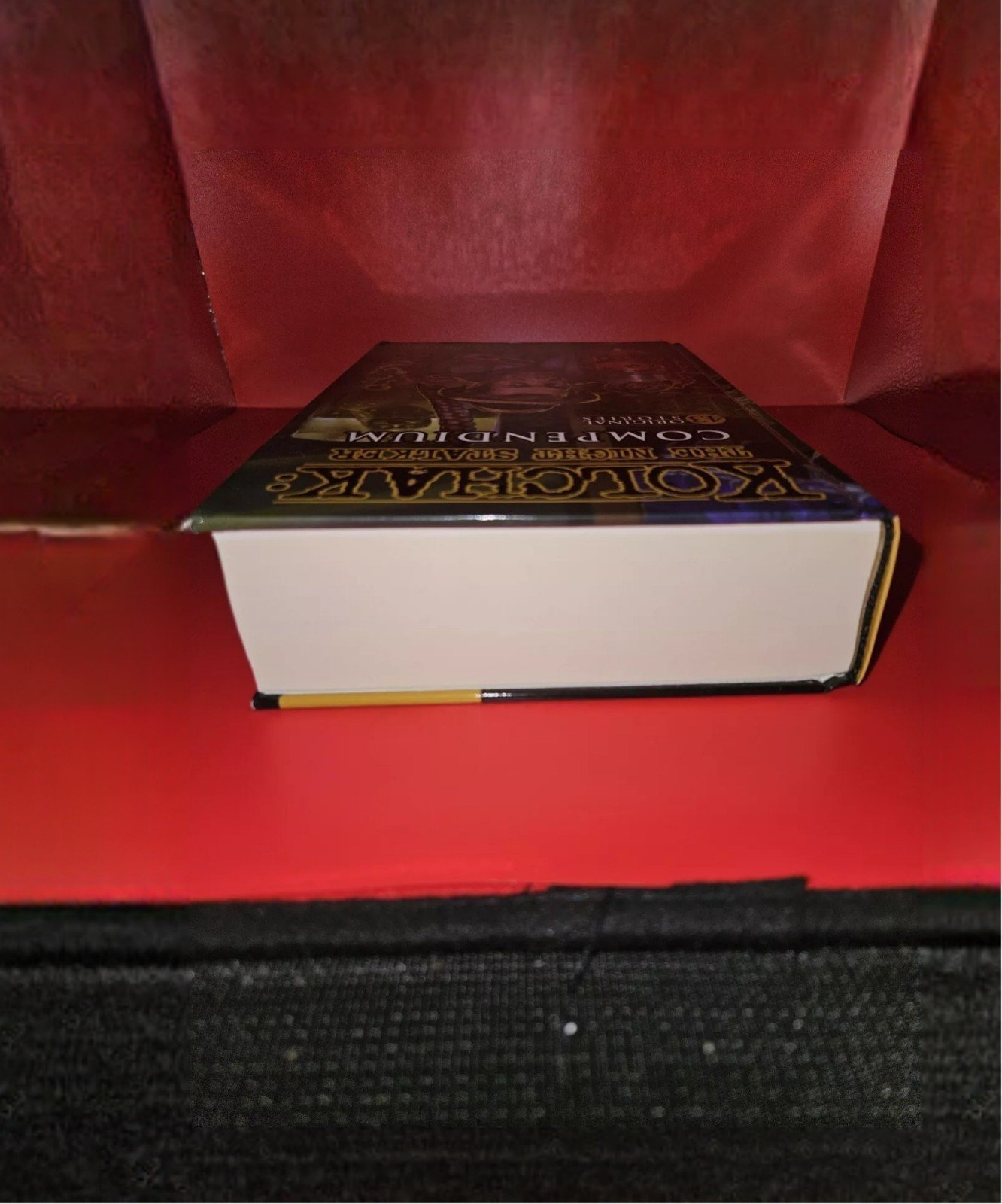 Kolchak: The Night Stalker Compendium Hardback Book 1st Edition OOP RARE - detail
