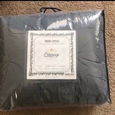 Soft wrinkle resistent gray comforter
