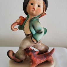 M.I. Hummel Strolling Along