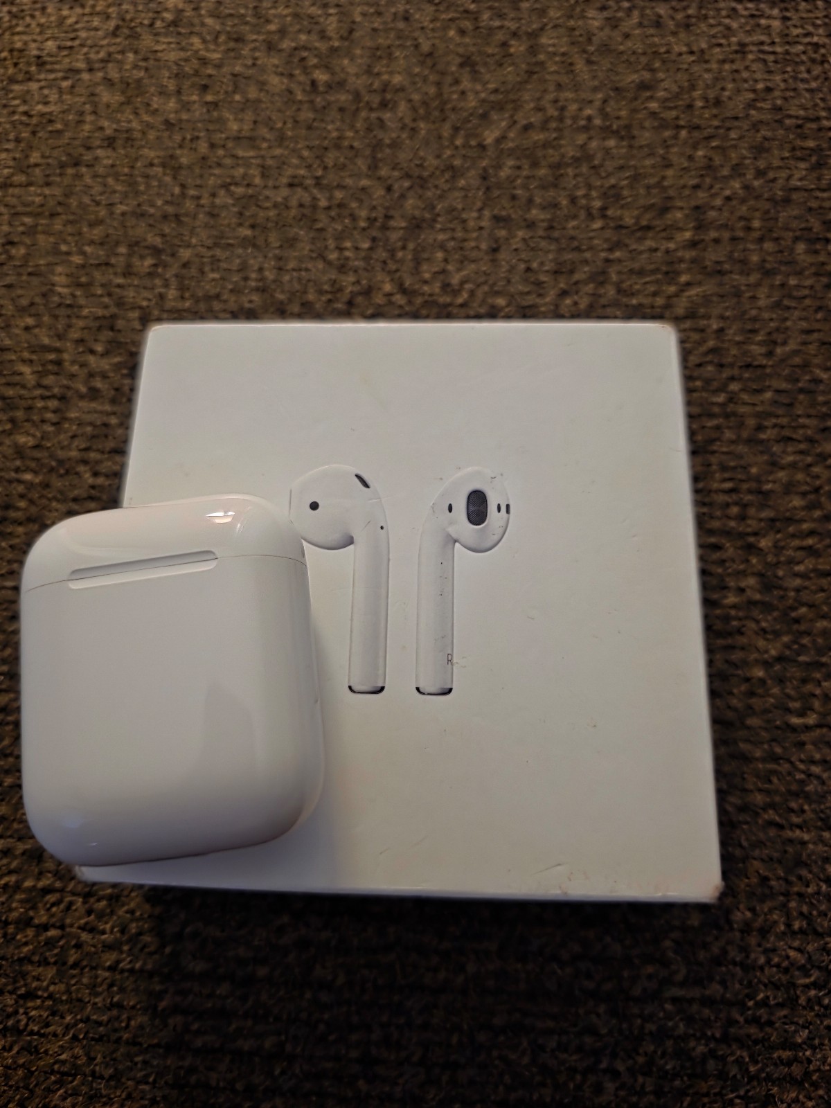 Apple AirPods (2nd Gen)
