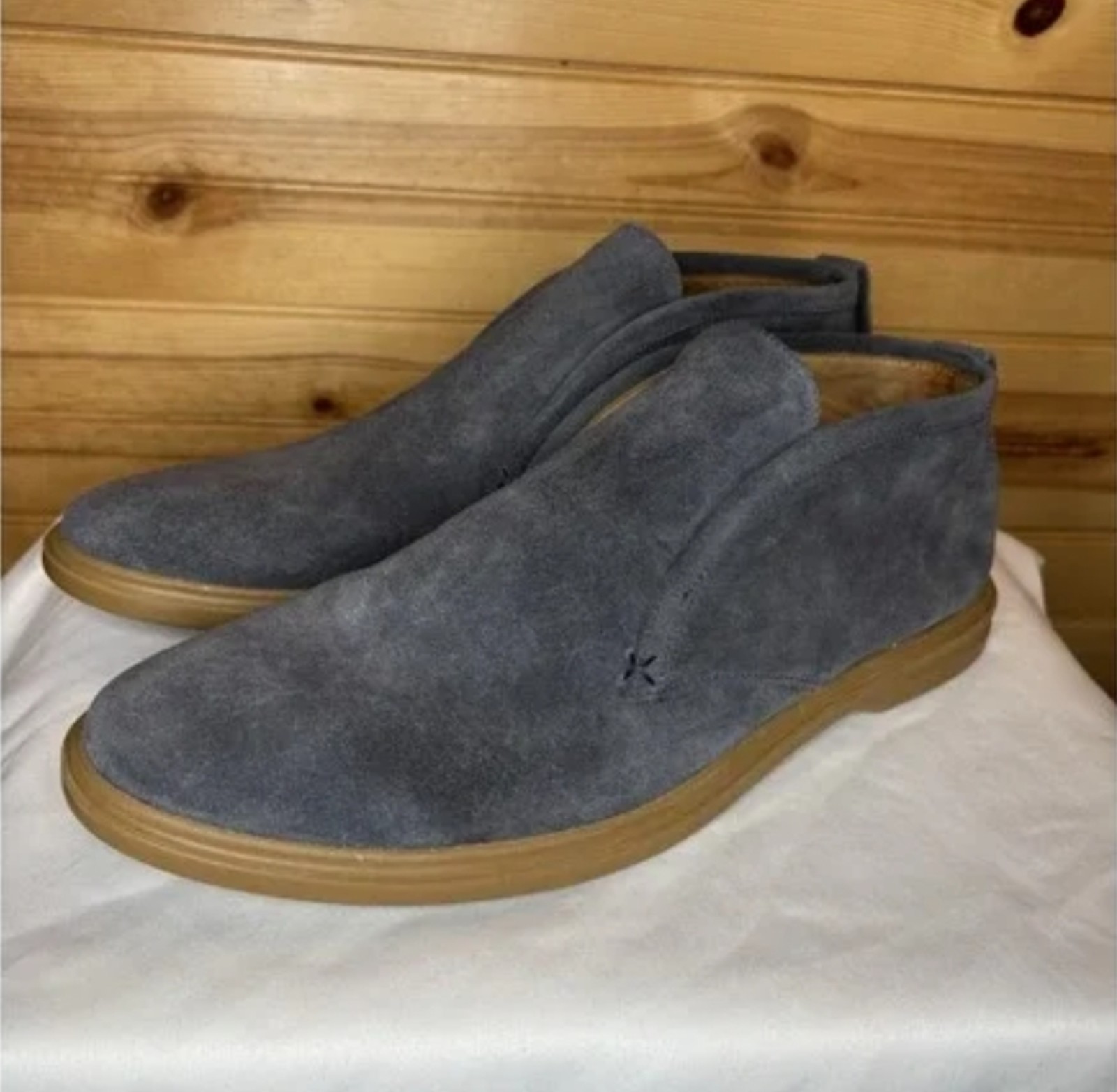 Peter Millar Excursionist Chukka slip-on boots in blue suede. Like New.