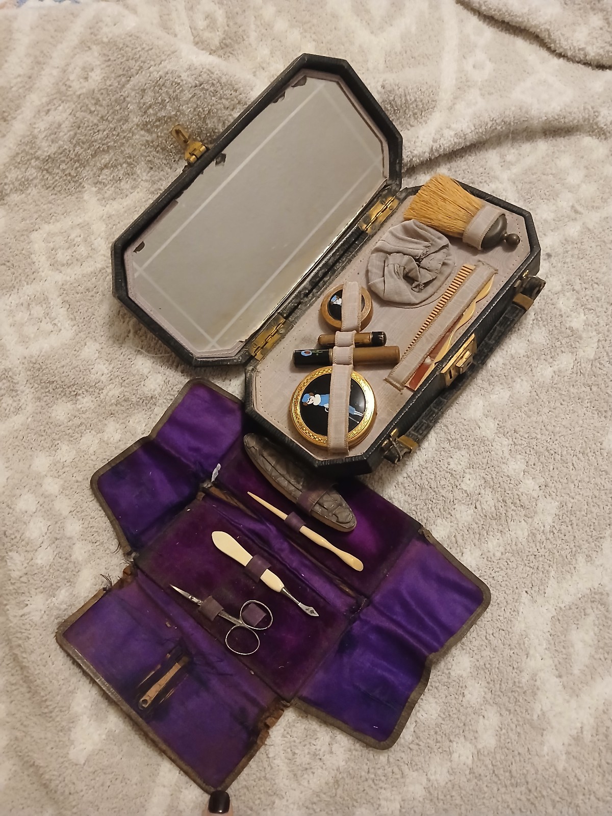 Vintage vanity kits