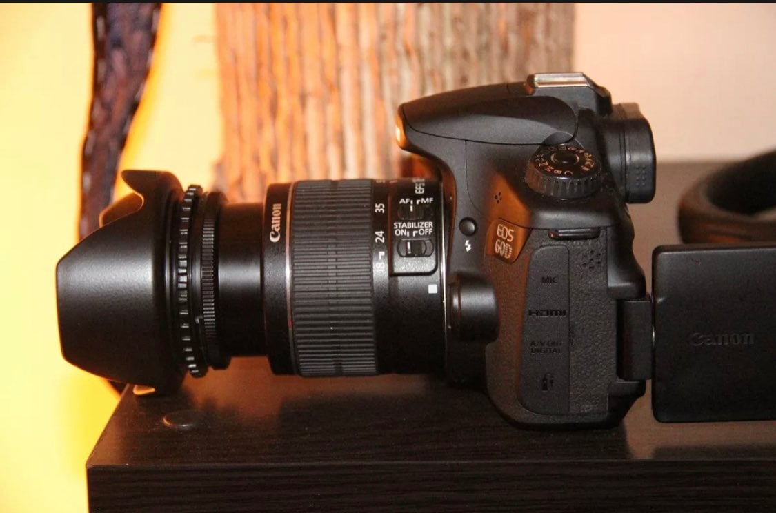 MINT Canon EOS 60D Digital camera 18.0 MP SLR with 18-55mm IS II Lens (2 LENSES)