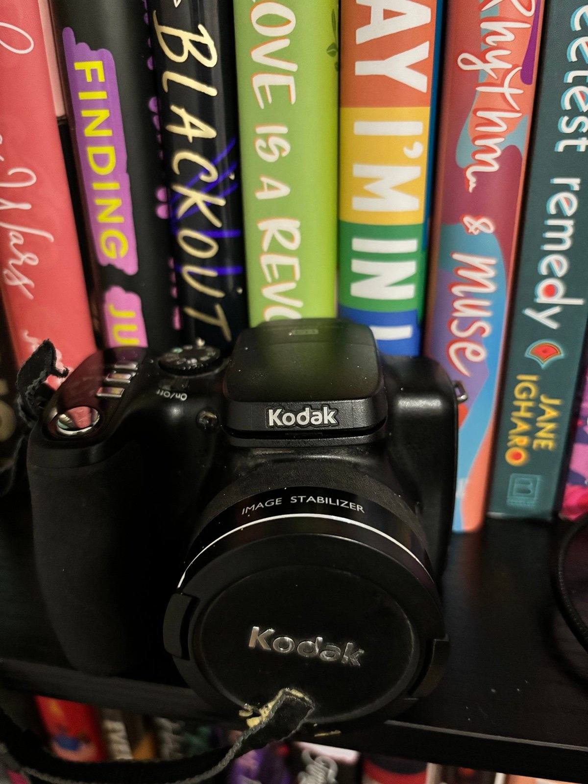 Kodak Black Easyshare Z812 IS Digital Camera