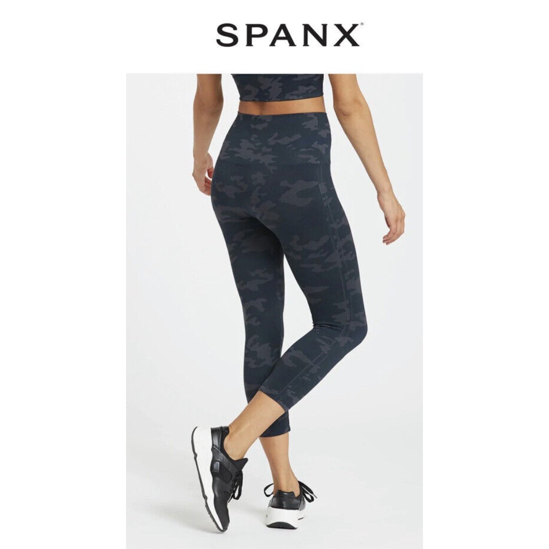 Spanx Look At Me Now Seamless Cropped Leggings Womens Camo Size Medium