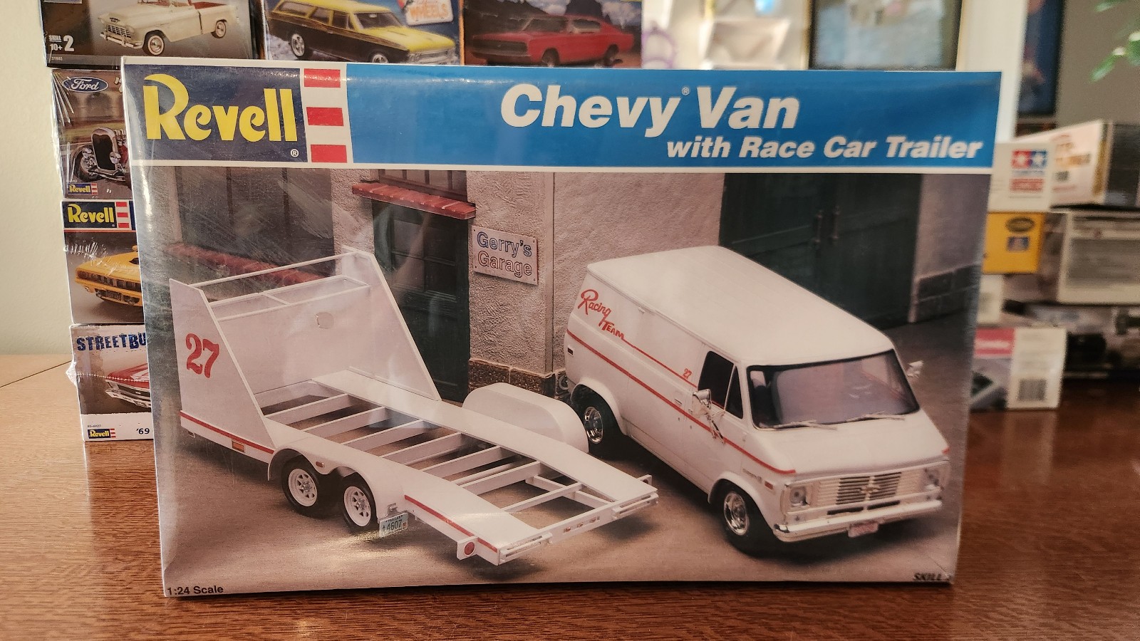 1996 Revell CHEVY VAN with RACE CAR TRAILER Complete 1/25 FACTORY SEALED BOX