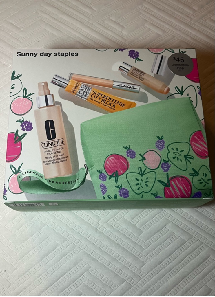Clinique Sunny Day Staples Set