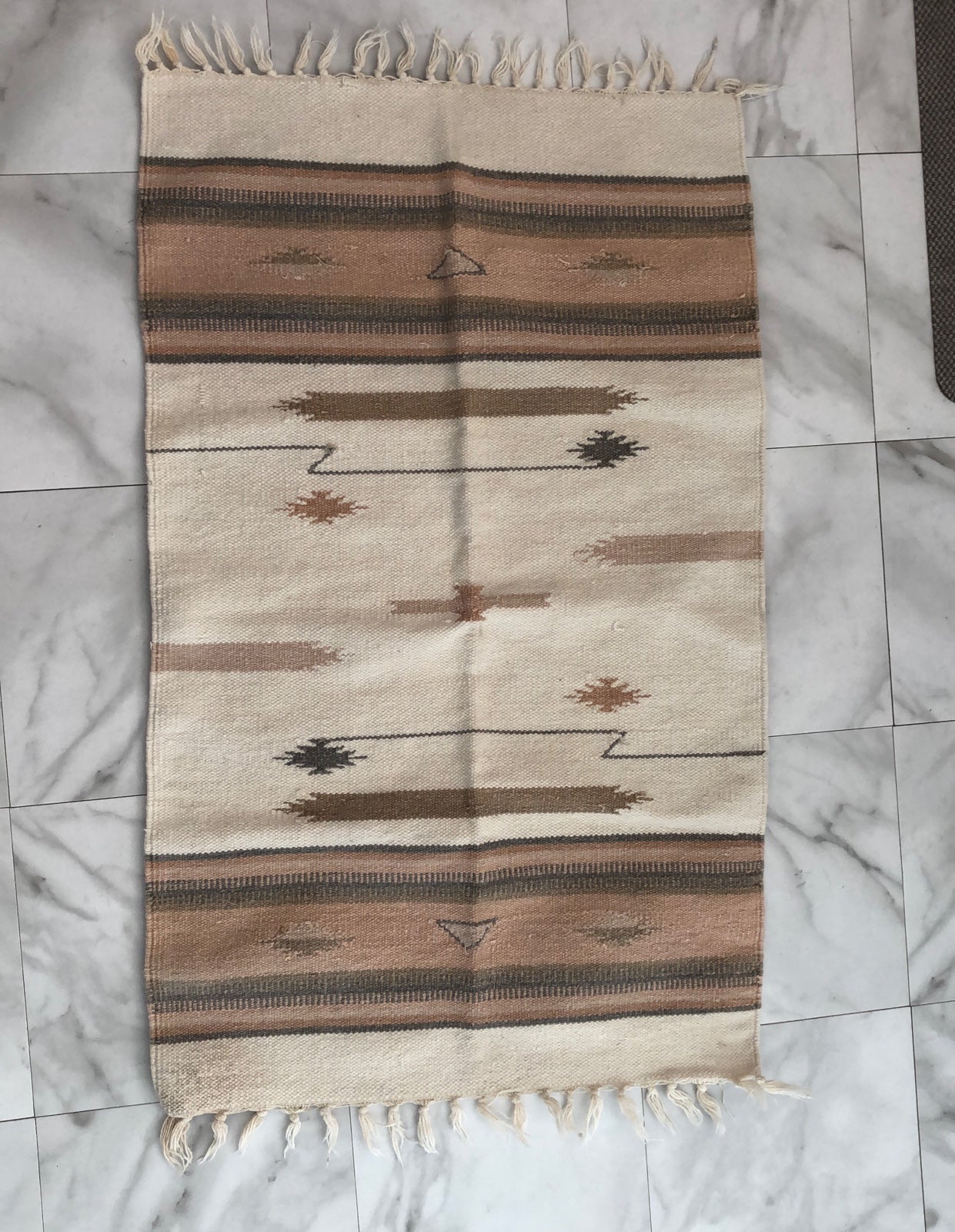 Southwestern style / Navajo rug home decor
