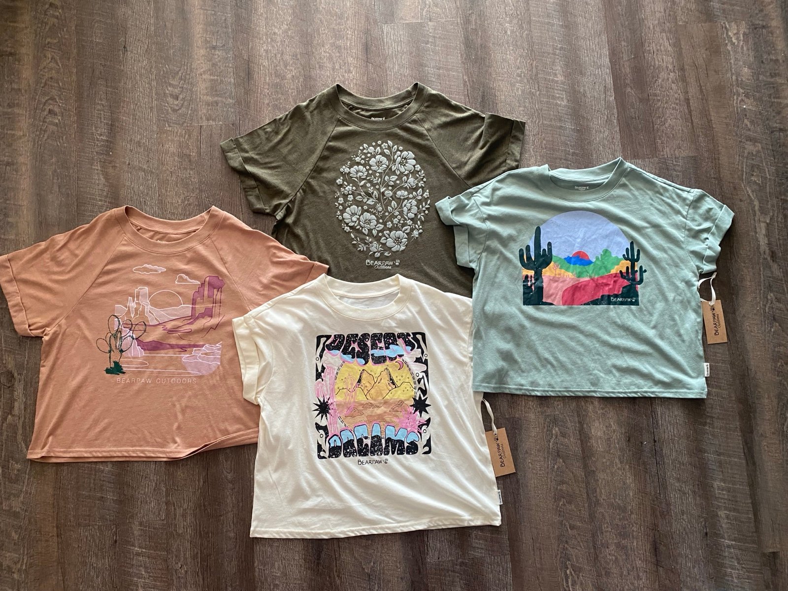 NWT Bearpaw Outdoors Oversized Crop T-Shirts (4)